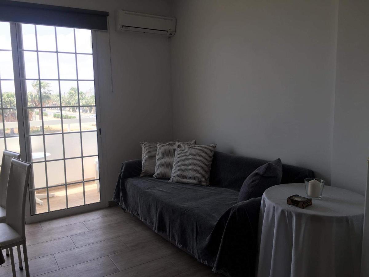 Frangeskos Beach Apartment'S Dhekelia Extérieur photo